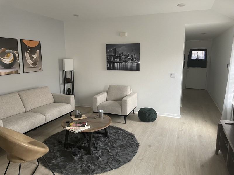 142 Prairie Ave - Photo 2 of 9