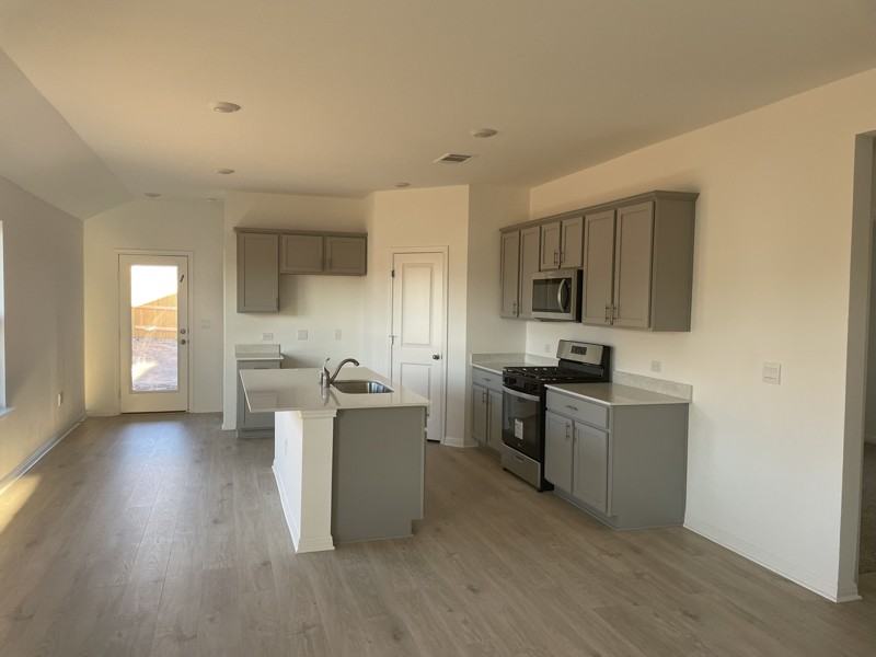 142 Prairie Ave - Photo 4 of 9