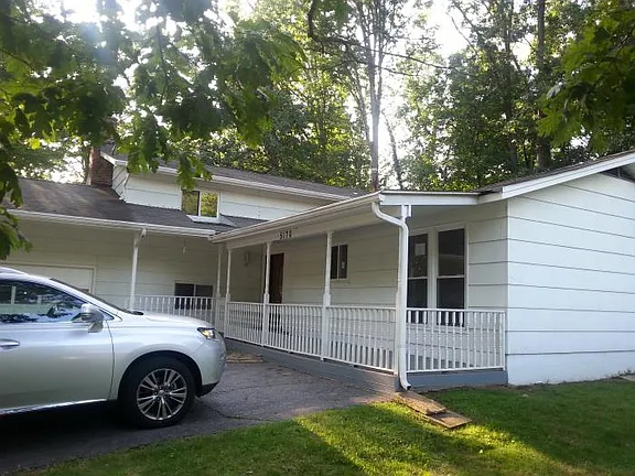 5170 Phantom Ct - Photo 2 of 20