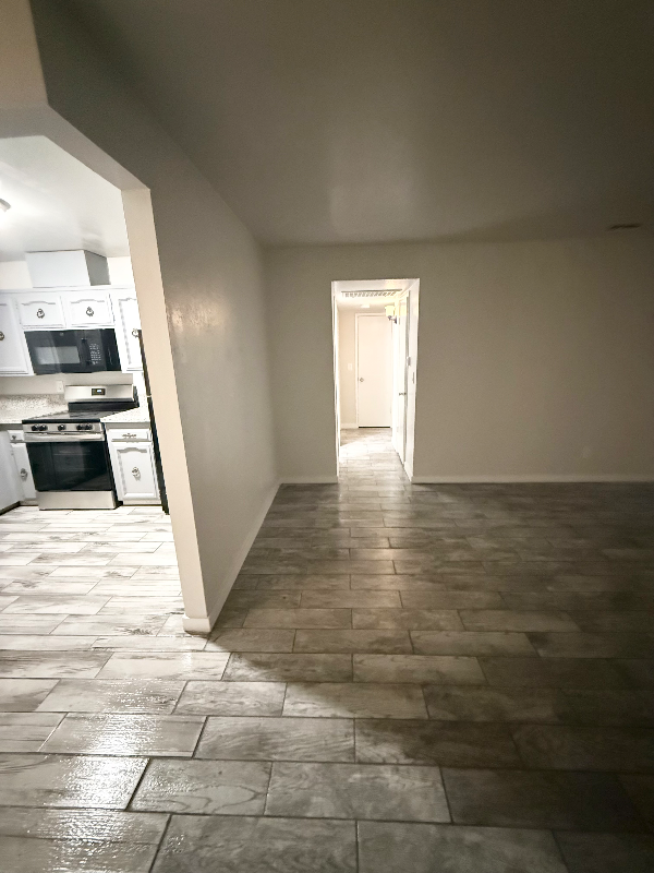 7089 N Howard St #104 - Photo 6 of 8