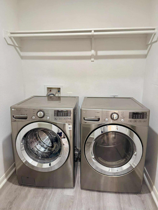 1010 Hummingbird Point Ln - Photo 2 of 8