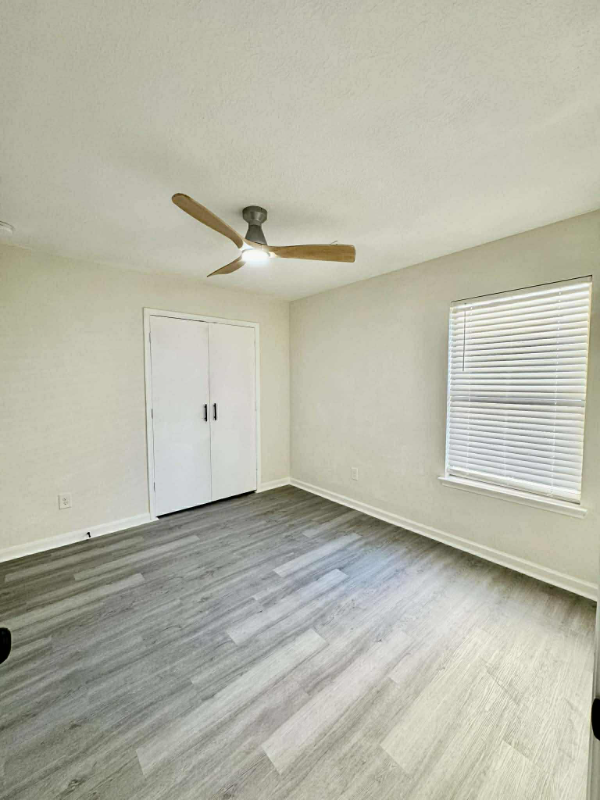 1010 Hummingbird Point Ln - Photo 6 of 8