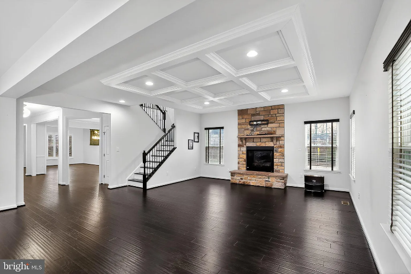 4401 Weejun Loop - Photo 3 of 10