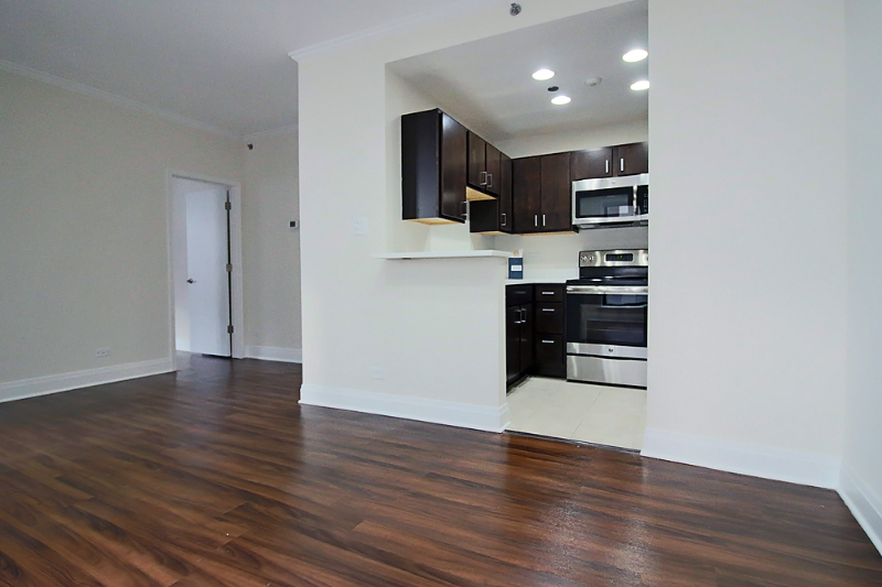 205 E Chestnut St - Photo 3 of 17