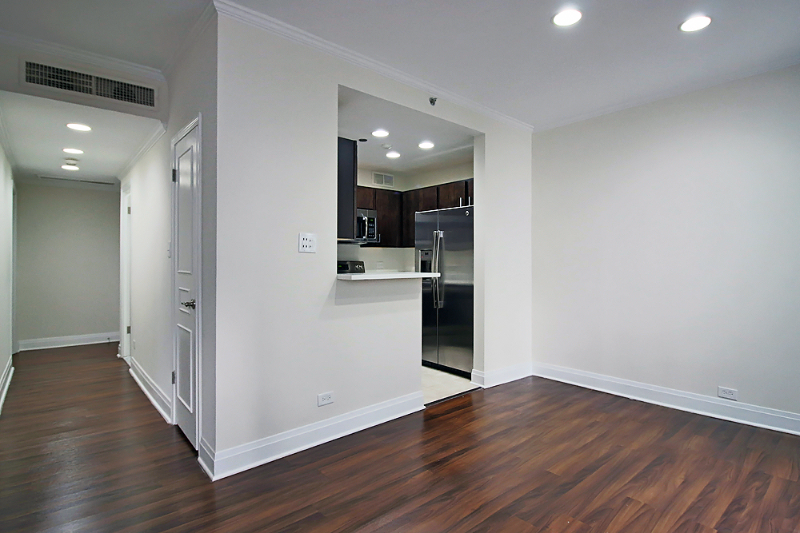 205 E Chestnut St - Photo 5 of 17