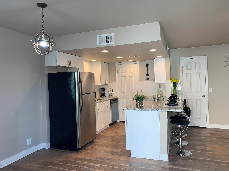 4710 E Portland St - Photo 3 of 20