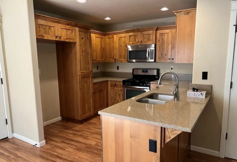 20256 Badger Rd - Photo 3 of 14