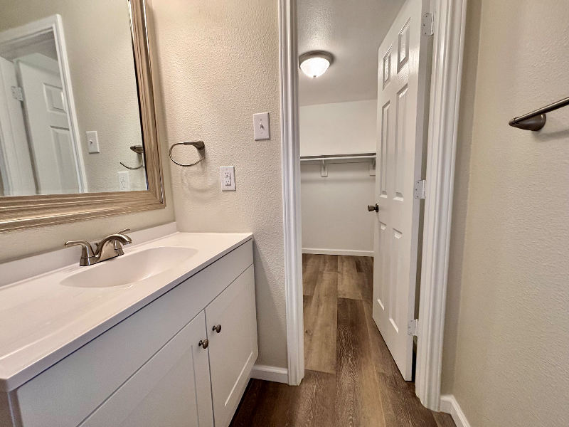 3725 Avenue N #B - Photo 4 of 10