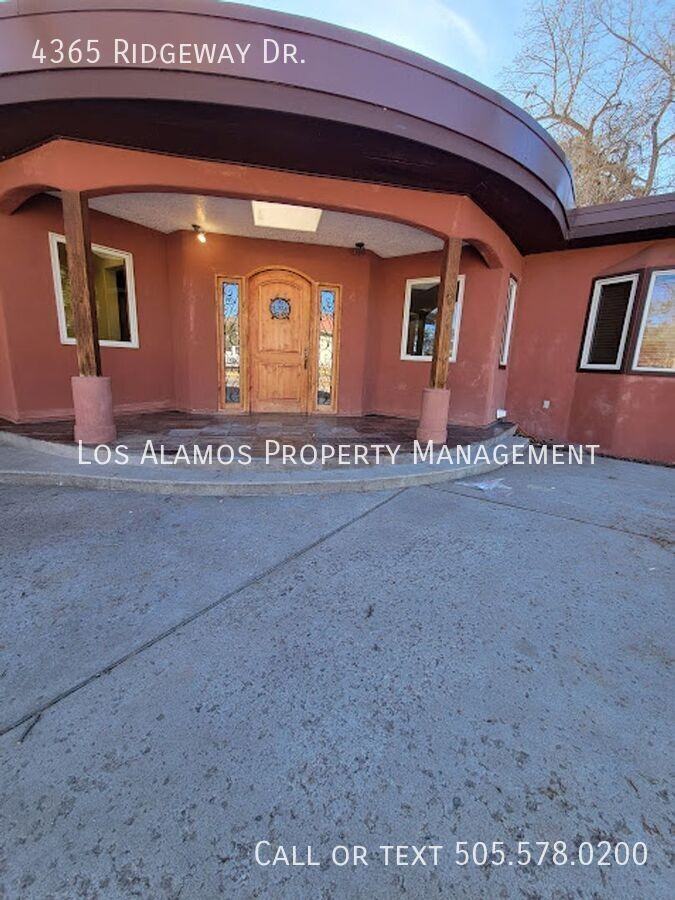 4365 Ridgeway Dr - Photo 4 of 35