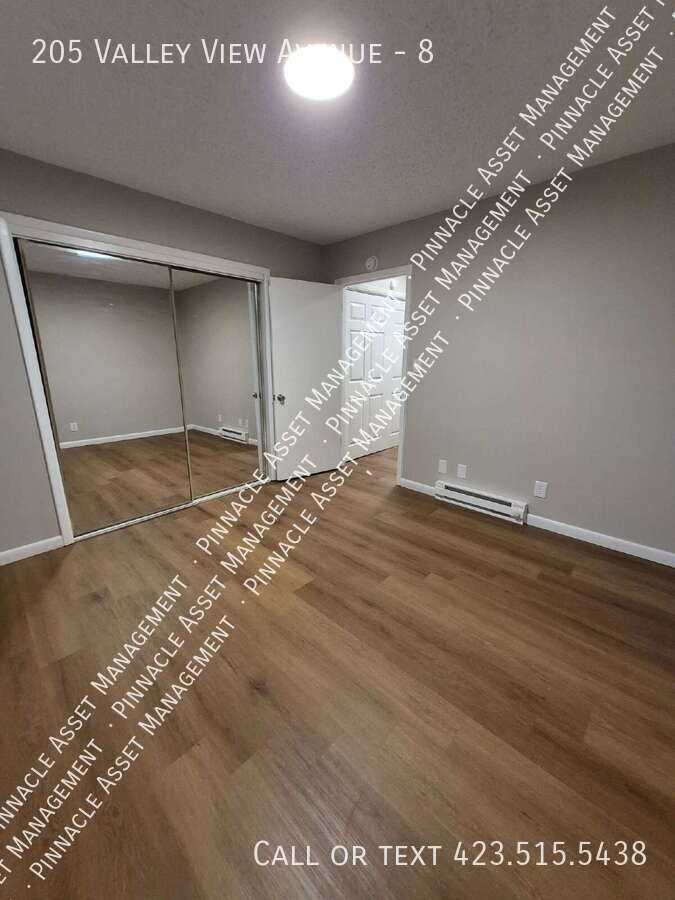 205 Valley View Ave #8 - Photo 6 of 20