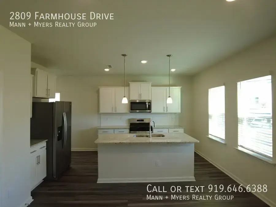 2809 Farmhouse Dr - Photo 6 of 38