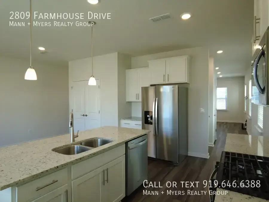 2809 Farmhouse Dr - Photo 7 of 38