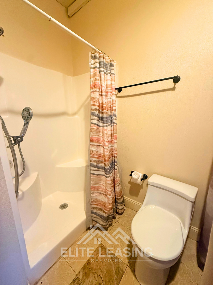 1415 Sw Lincoln St - Photo 4 of 8