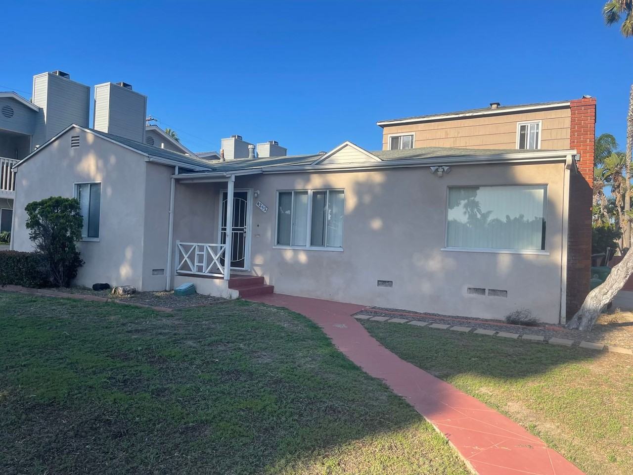 4253 Fanuel St - Photo 2 of 35