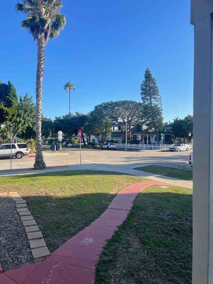 4253 Fanuel St - Photo 3 of 35