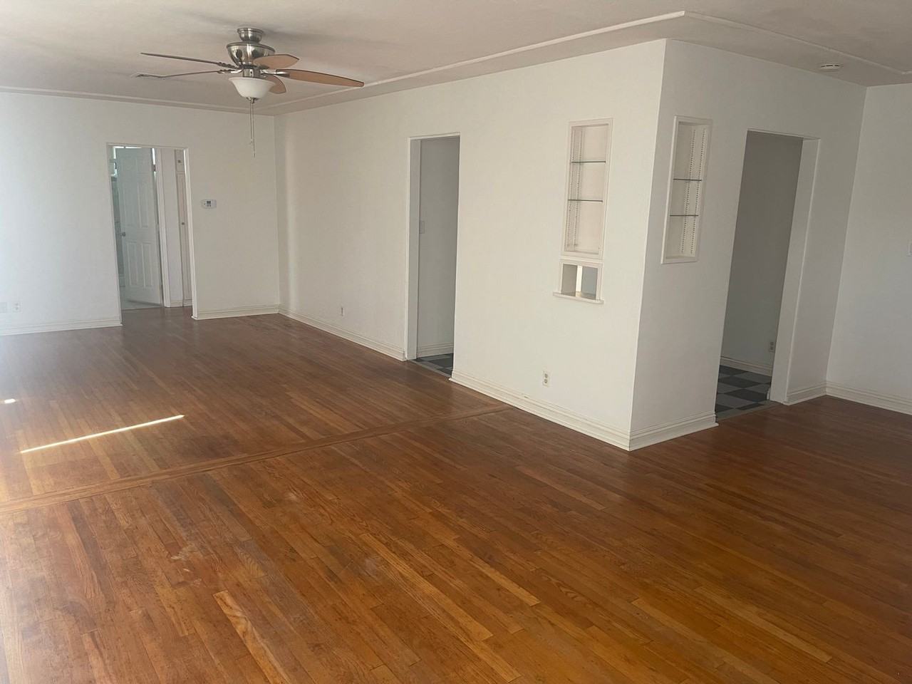 4253 Fanuel St - Photo 6 of 35