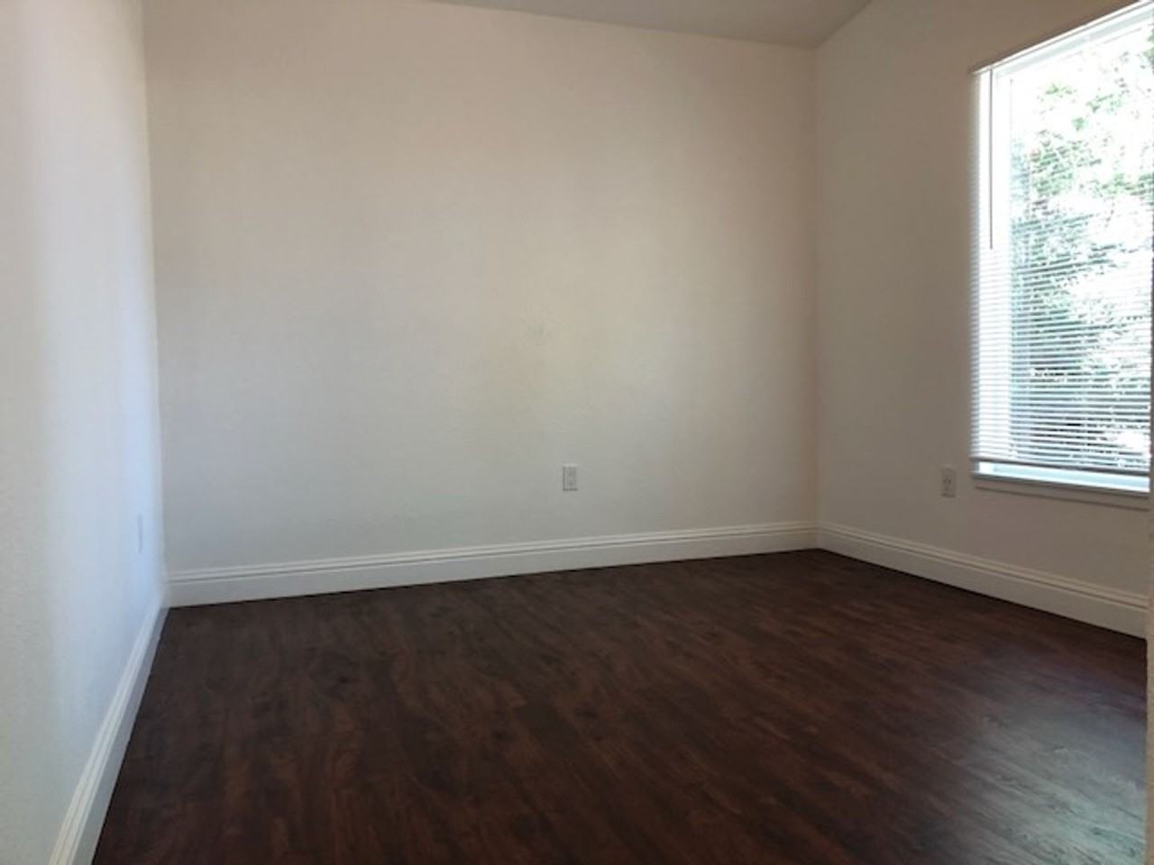 1545 N 1st St - Photo 5 of 18