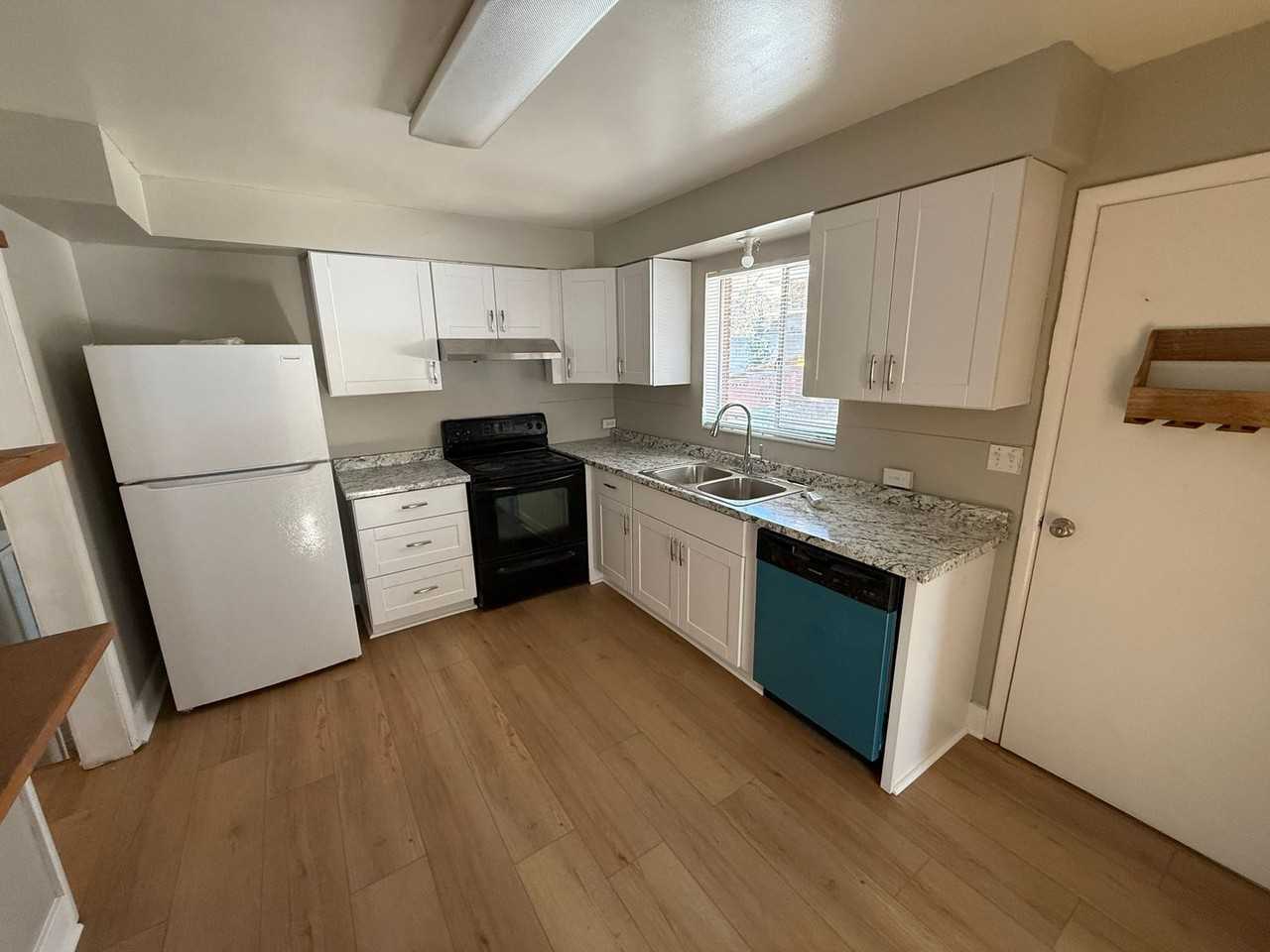 4353 S Diana Way - Photo 6 of 28