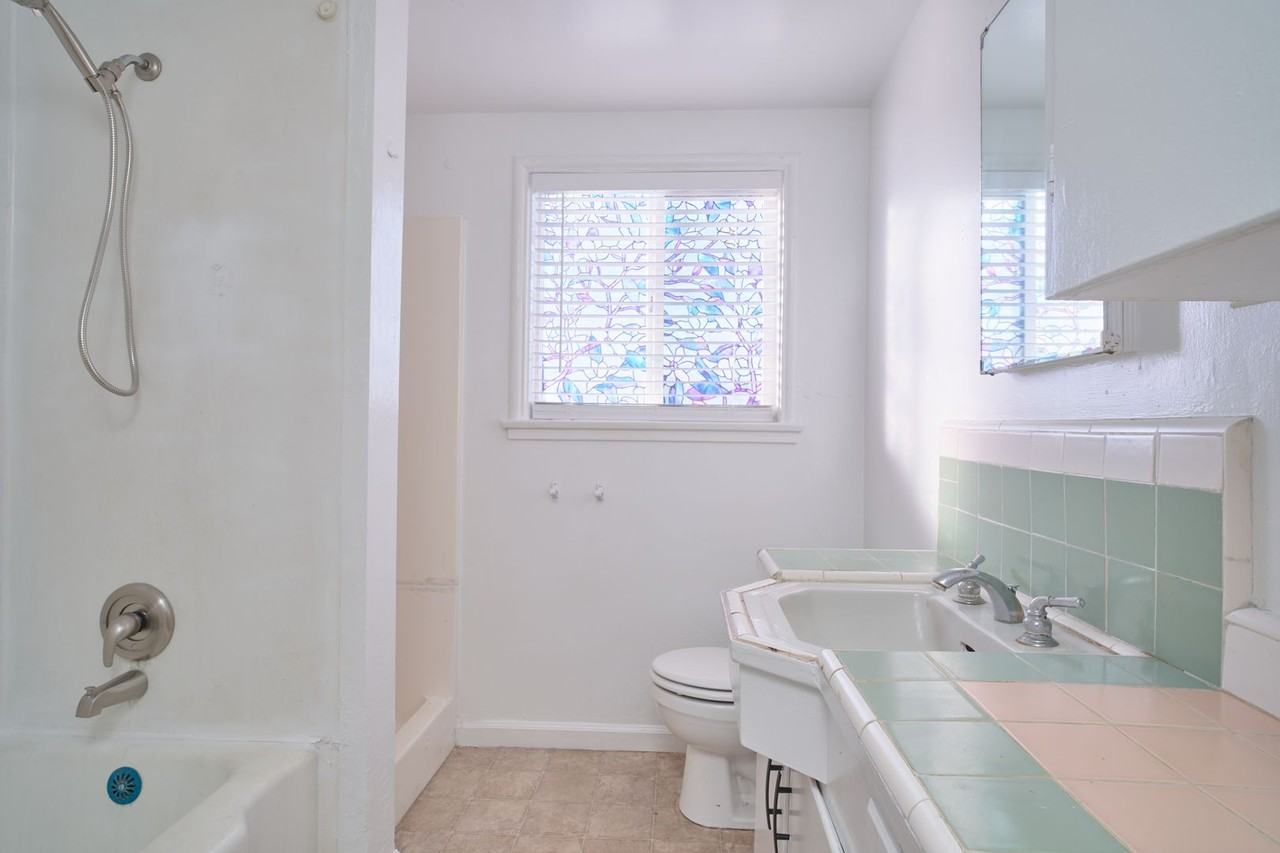 116 E Orchard St - Photo 7 of 13