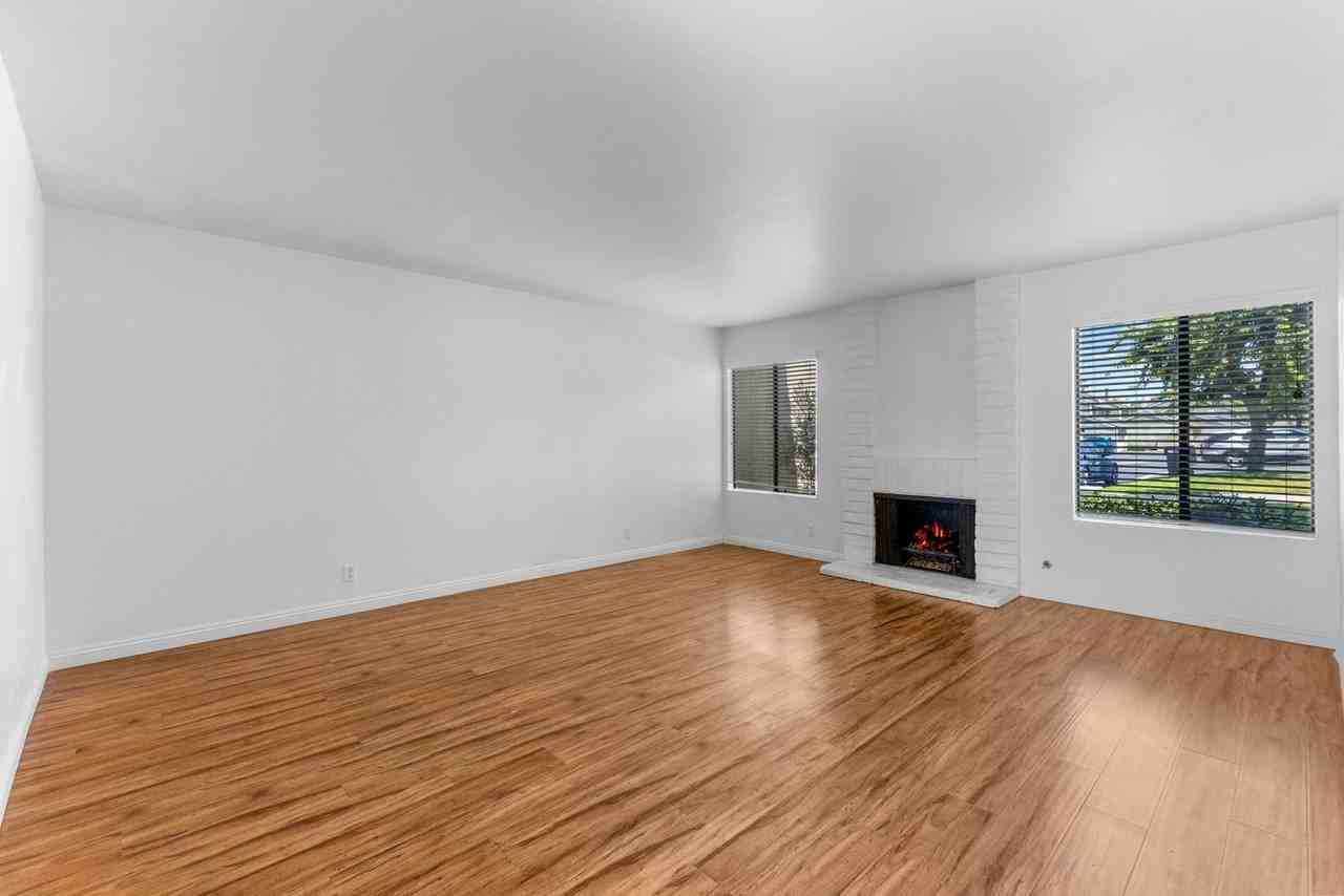 5 Locust - Photo 7 of 44