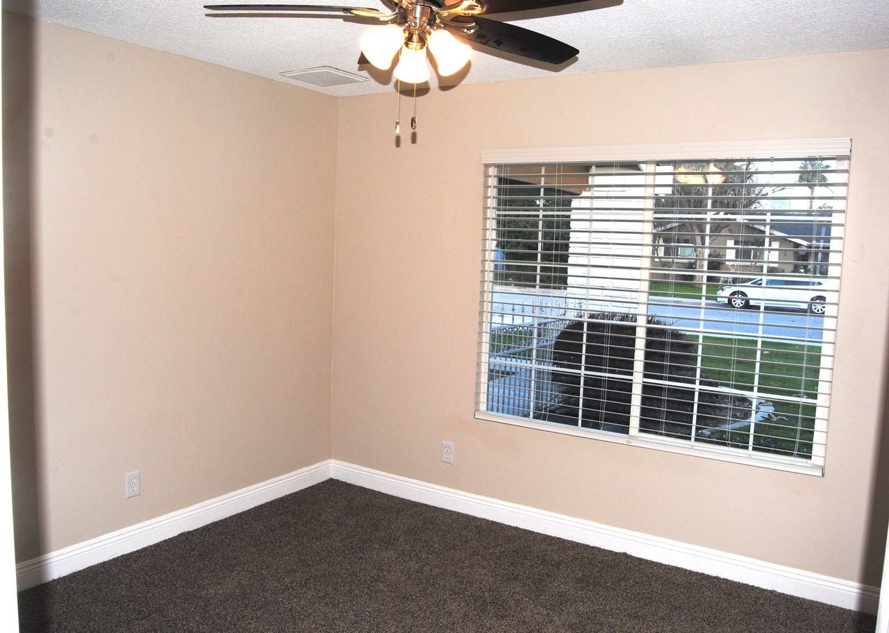 405 Plato Ct - Photo 2 of 10