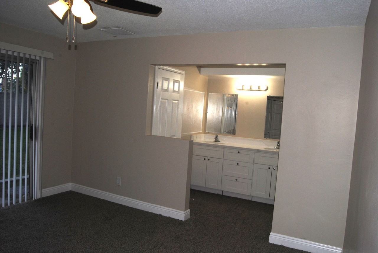 405 Plato Ct - Photo 4 of 10