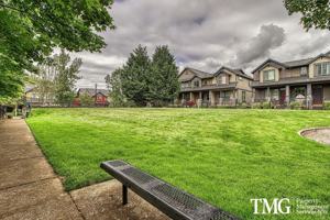 featured image of 1420 Ne Edgefield St