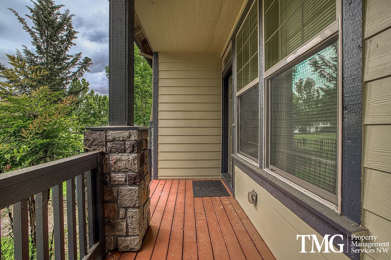 1420 Ne Edgefield St - Photo 6 of 32