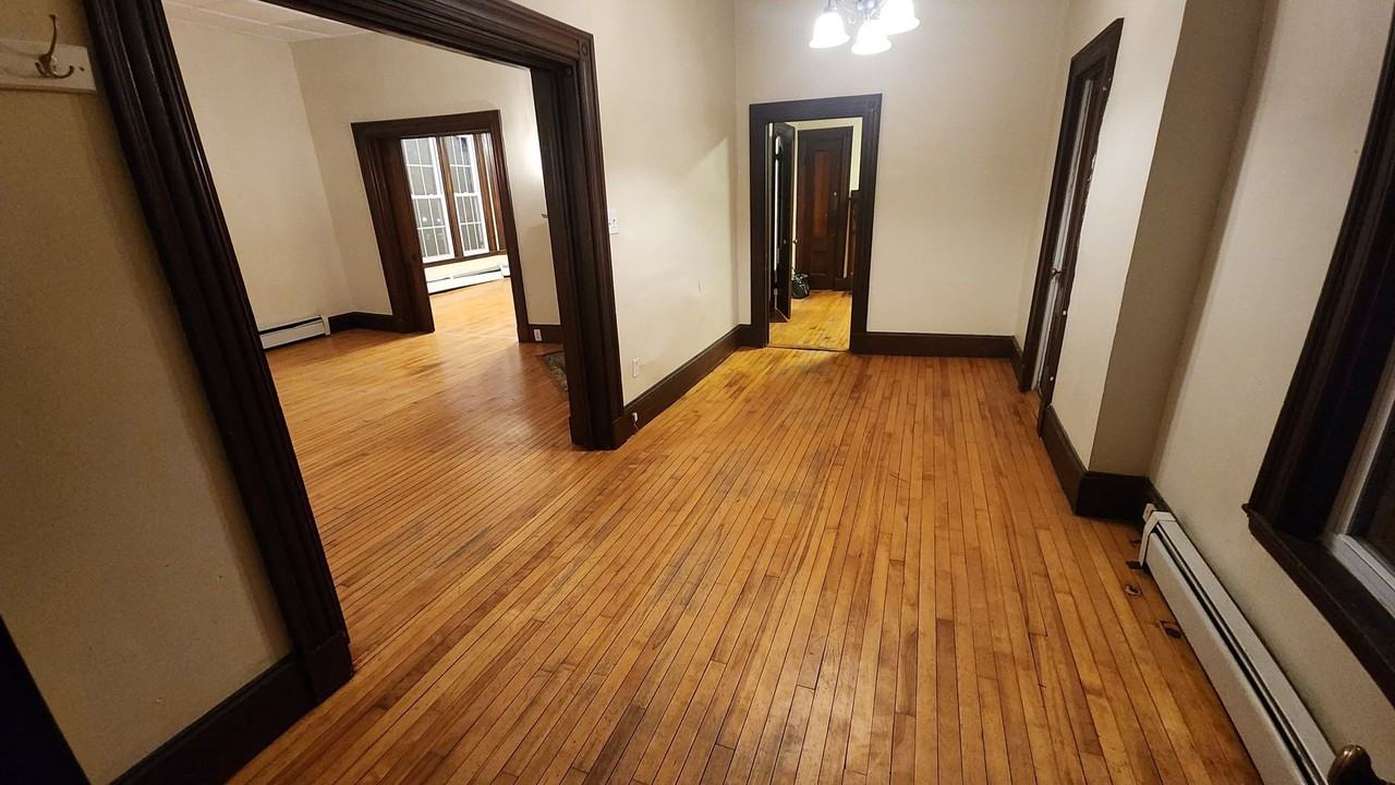 62 Spring St - Photo 2 of 11