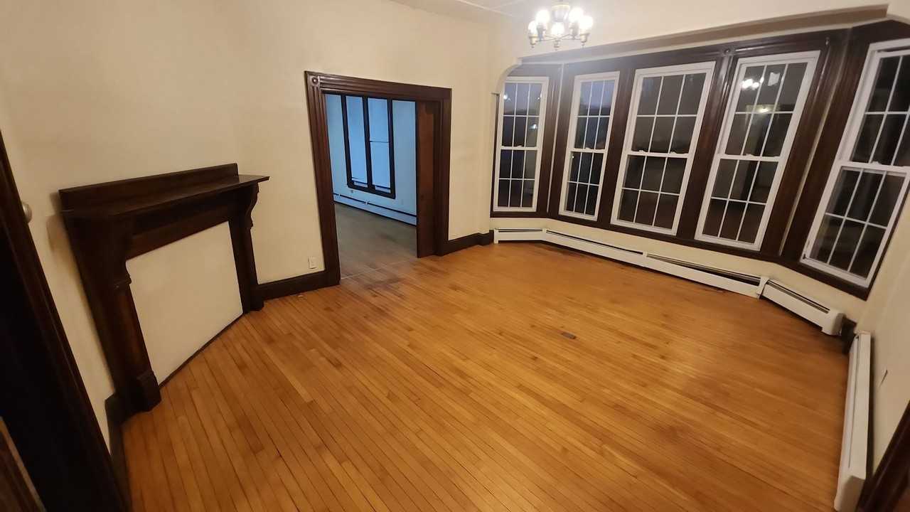 62 Spring St - Photo 6 of 11