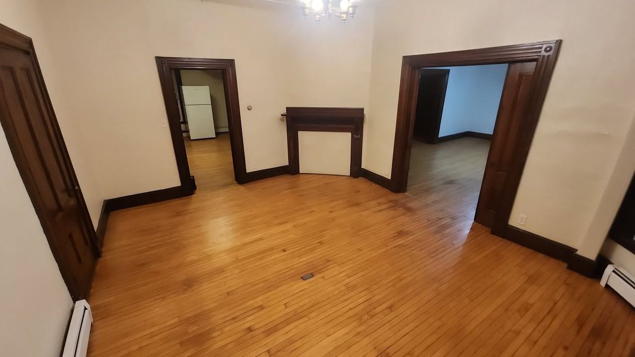 62 Spring St - Photo 7 of 11