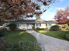 667 Oakwood Ct - Photo 1 of 1