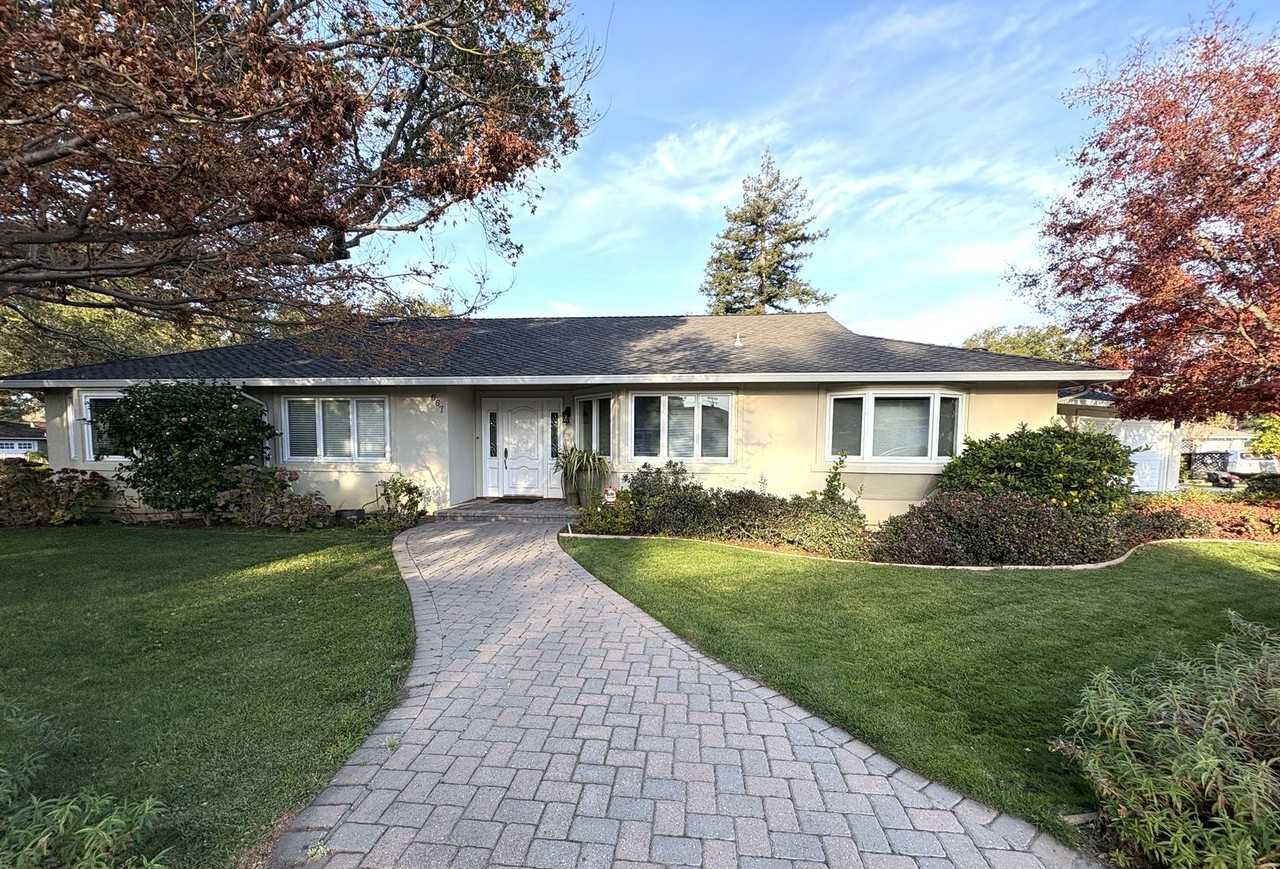 667 Oakwood Ct - Photo 2 of 36