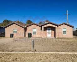 featured image of 2512 Arkansas St