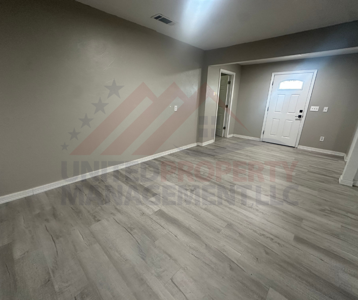 2512 Arkansas St - Photo 2 of 15