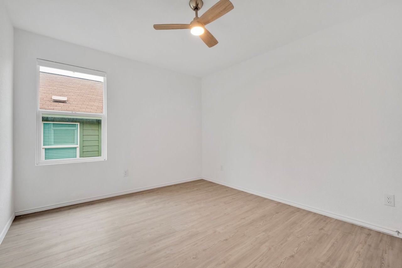 7206 Satellite Way - Photo 7 of 16