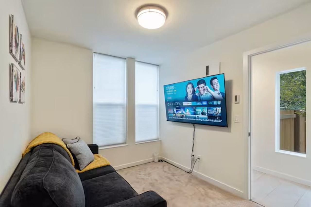 5005 40th Ave Ne #A - Photo 4 of 16