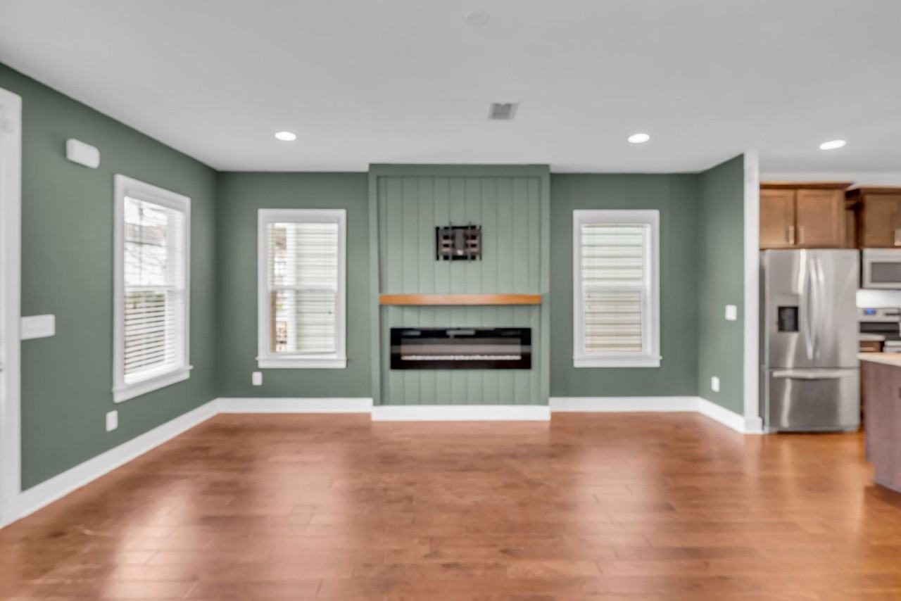 720 Cottage Park Dr - Photo 6 of 37