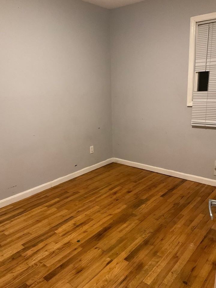 132 Hallock Rd - Photo 5 of 21