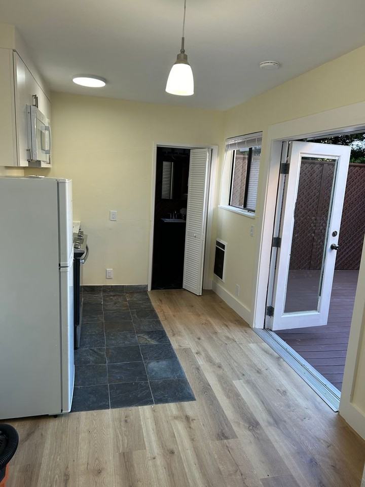 826A Castro St - Photo 3 of 11