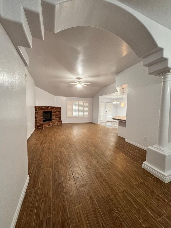 10326 Cheyenne Dr - Photo 2 of 16