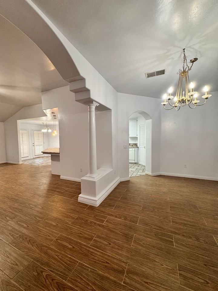 10326 Cheyenne Dr - Photo 3 of 16