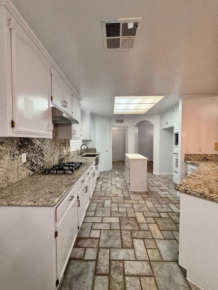 10326 Cheyenne Dr - Photo 4 of 16