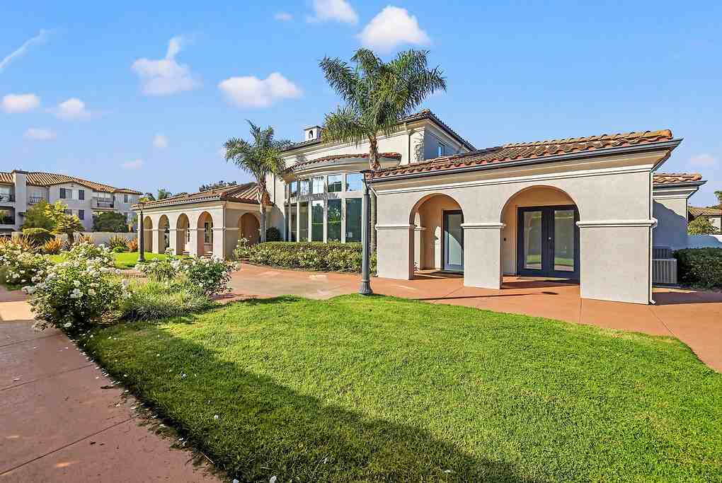 Tierra Vista - Photo 4 of 47