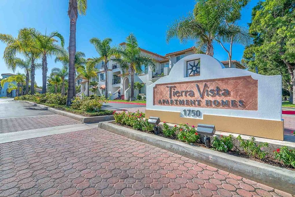 Tierra Vista - Photo 5 of 47