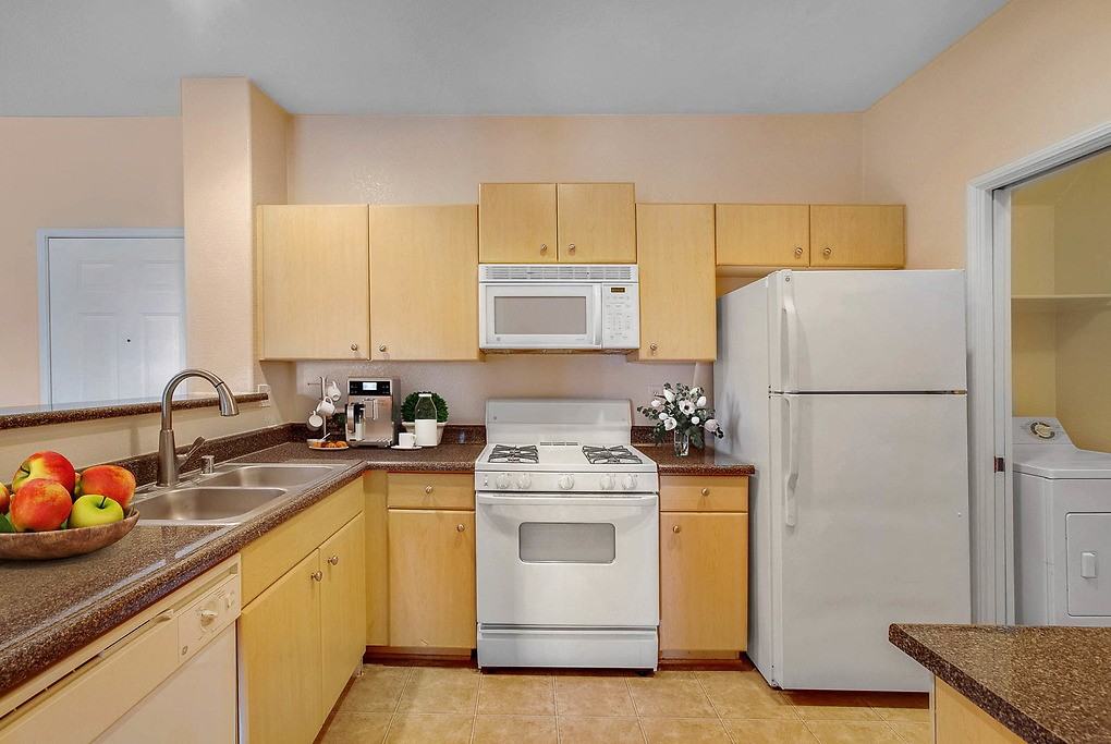 Tierra Vista - Photo 6 of 47