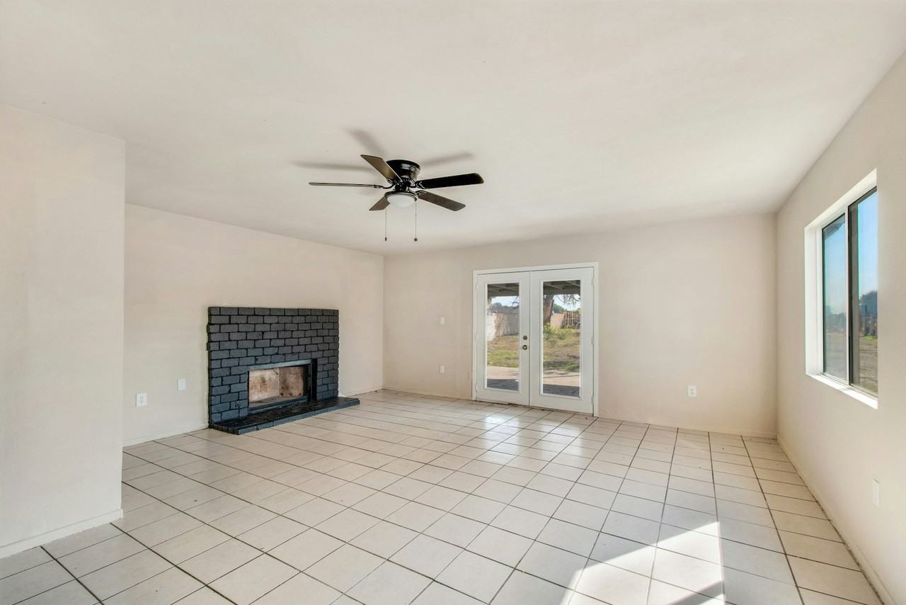 8425 Redwood Avenue - Photo 2 of 10