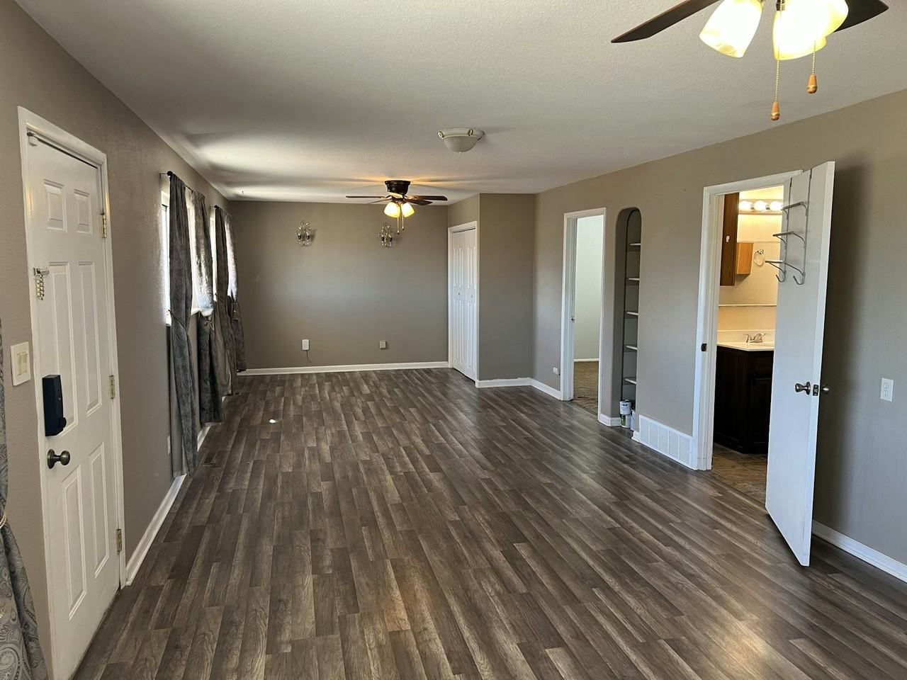 3147 Skyview Ave - Photo 3 of 15