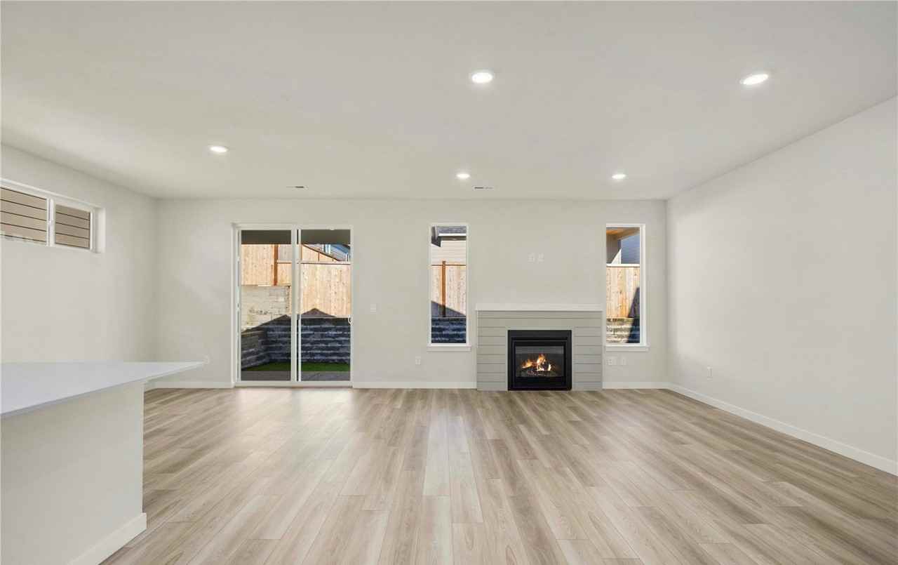 5970 Thornhill Avenue Southwest - Photo 6 of 15