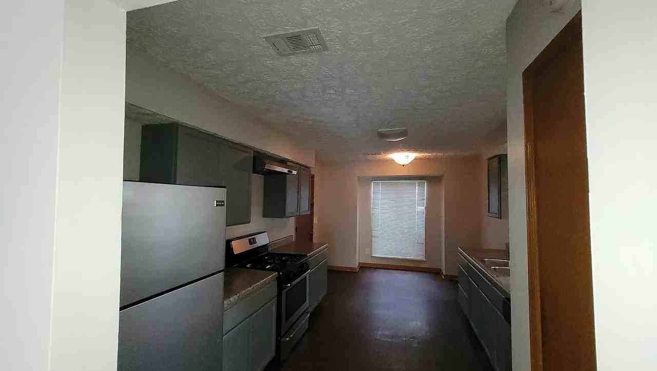 3967 Wabash Ln - Photo 3 of 8